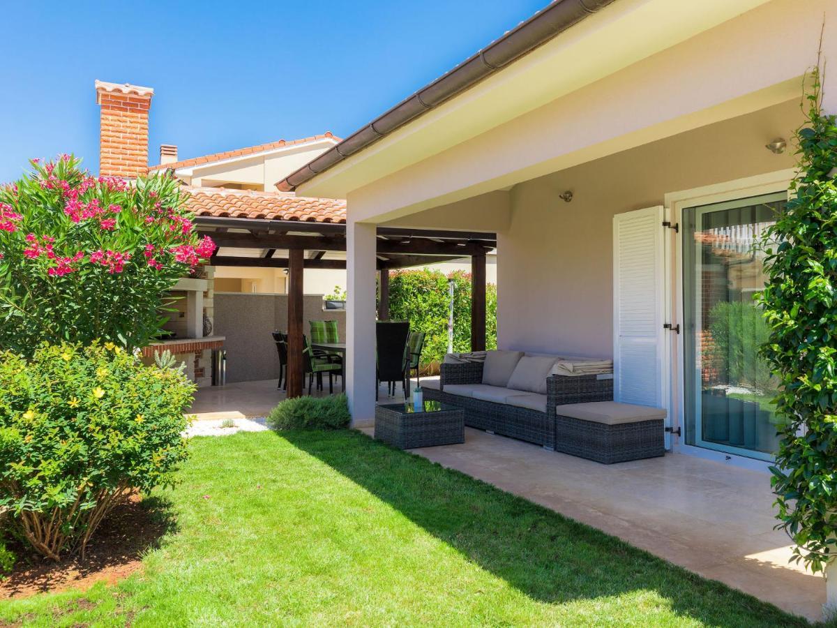 Holiday Home Villa Valentina By Interhome Loborika Exterior foto
